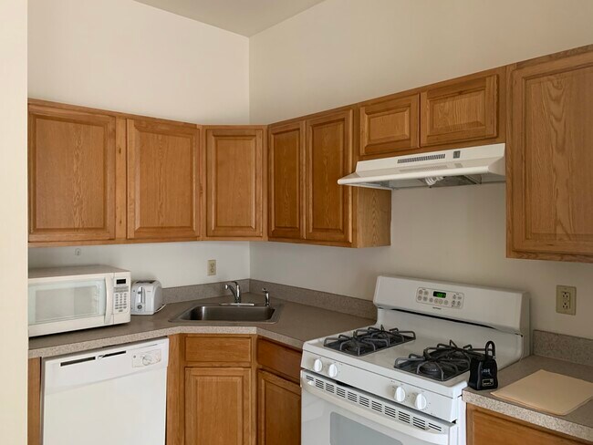 311 Main St in Woodbridge, NJ - Building Photo - Building Photo