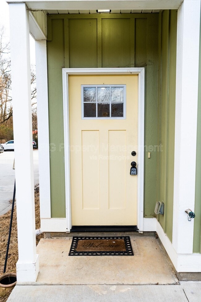 4111 Mountain Trek Wy in Knoxville, TN - Building Photo - Building Photo