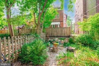 257 S 46th St in Philadelphia, PA - Building Photo - Building Photo