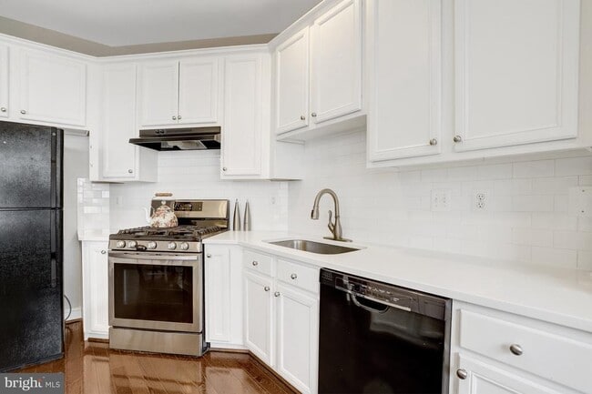 property at 2342 Huntington Station Ct