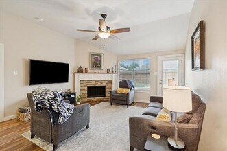 3608 Chapel Hill Lane in Denton, TX - Building Photo - Building Photo