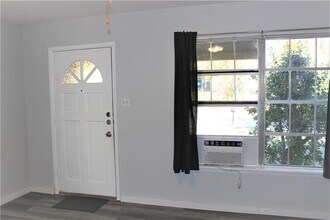 2303 Towbridge Cir in Austin, TX - Building Photo - Building Photo