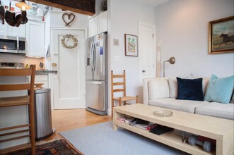 51 Hancock St, Unit 14 in Boston, MA - Foto de edificio - Building Photo