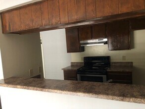 1616 Grismer Ave in Burbank, CA - Building Photo - Building Photo