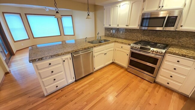 property at 1375 Tiburon Ct SE