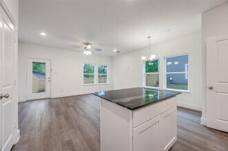 414 E 7th St in Bonham, TX - Building Photo - Building Photo
