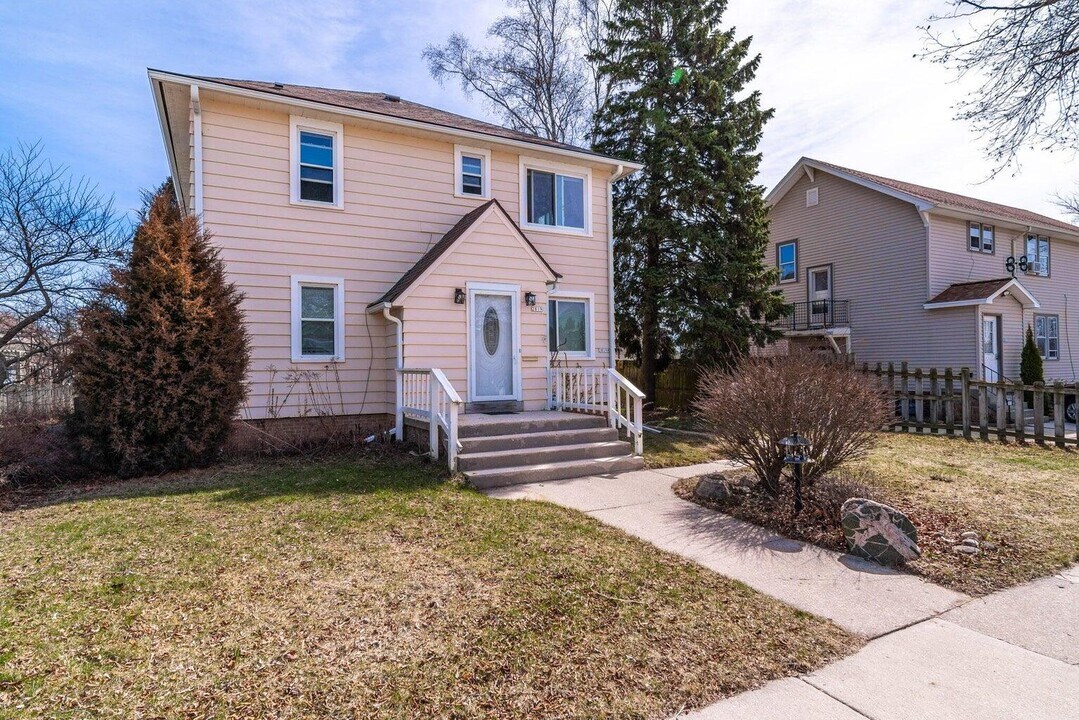 2819 S 10th St in Sheboygan, WI - Building Photo