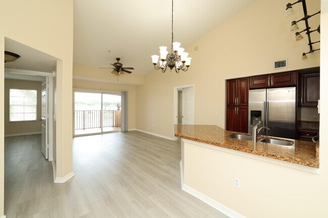 4240 San Marino Blvd in West Palm Beach, FL - Building Photo - Building Photo