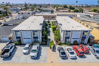 725-727 Boulevard Ave in Imperial Beach, CA - Building Photo - Building Photo