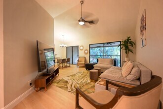 5740 Coach House Cir in Boca Raton, FL - Building Photo - Building Photo