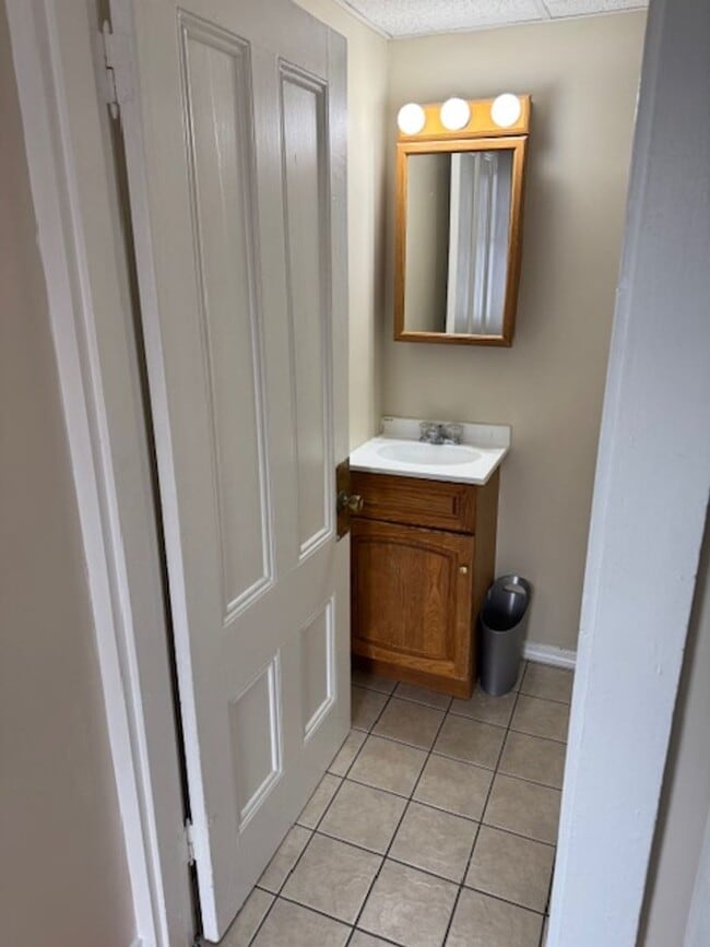 38 Oak St in Augusta, ME - Building Photo - Building Photo