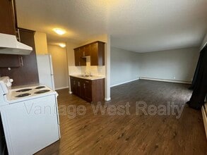 235 Husch Rd in Kelowna, BC - Building Photo - Building Photo