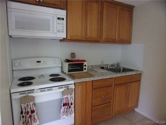 property at 796 S Yellow Wood Terrace