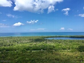 6585 Nicholas Blvd in Naples, FL - Building Photo - Building Photo