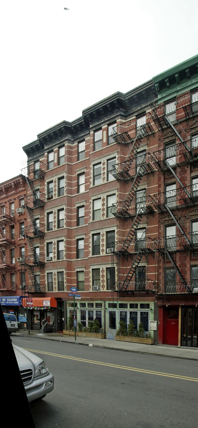 46-48 Avenue B in New York, NY - Building Photo - Building Photo