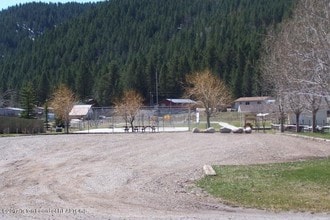 334 Meadows Dr in Alpine, WY - Building Photo - Building Photo