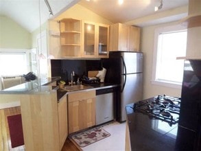 12 Africa St, Unit 3 in Providence, RI - Building Photo - Building Photo