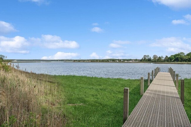 property at 8 S Harbor Dr