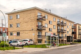 11785-11795 Langelier Boul in Montréal, QC - Building Photo