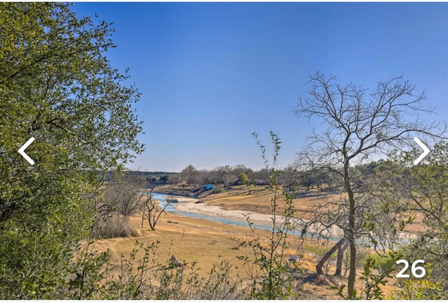 1659 Lake Forest Rd in Pipe Creek, TX - Foto de edificio - Building Photo