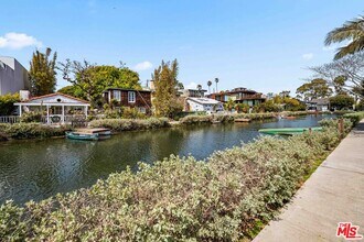 434 Sherman Canal in Los Angeles, CA - Building Photo - Building Photo