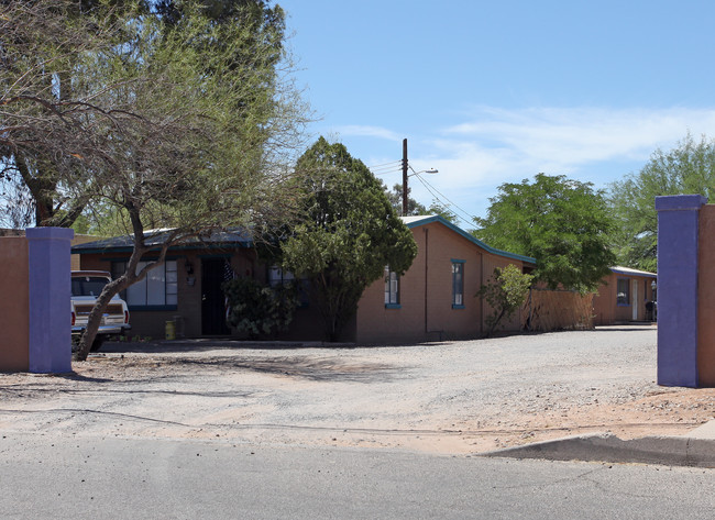 3230 E Monte Vista Dr in Tucson, AZ - Building Photo - Building Photo