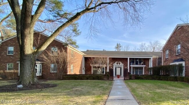 885 N Old Woodward Ave in Birmingham, MI - Building Photo - Building Photo