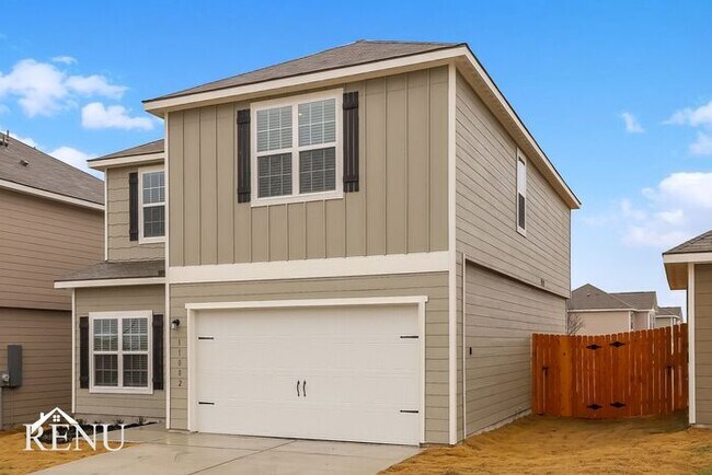 11002 Chatham Ct in Converse, TX - Foto de edificio - Building Photo
