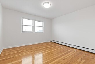 303 Broadway in Lynn, MA - Building Photo - Building Photo