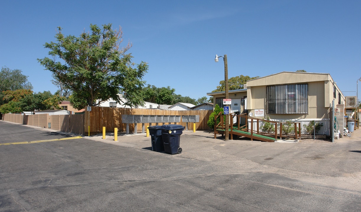 757 98th St SW in Albuquerque, NM - Foto de edificio