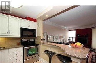 556 Laurier Ave W in Ottawa, ON - Building Photo - Building Photo