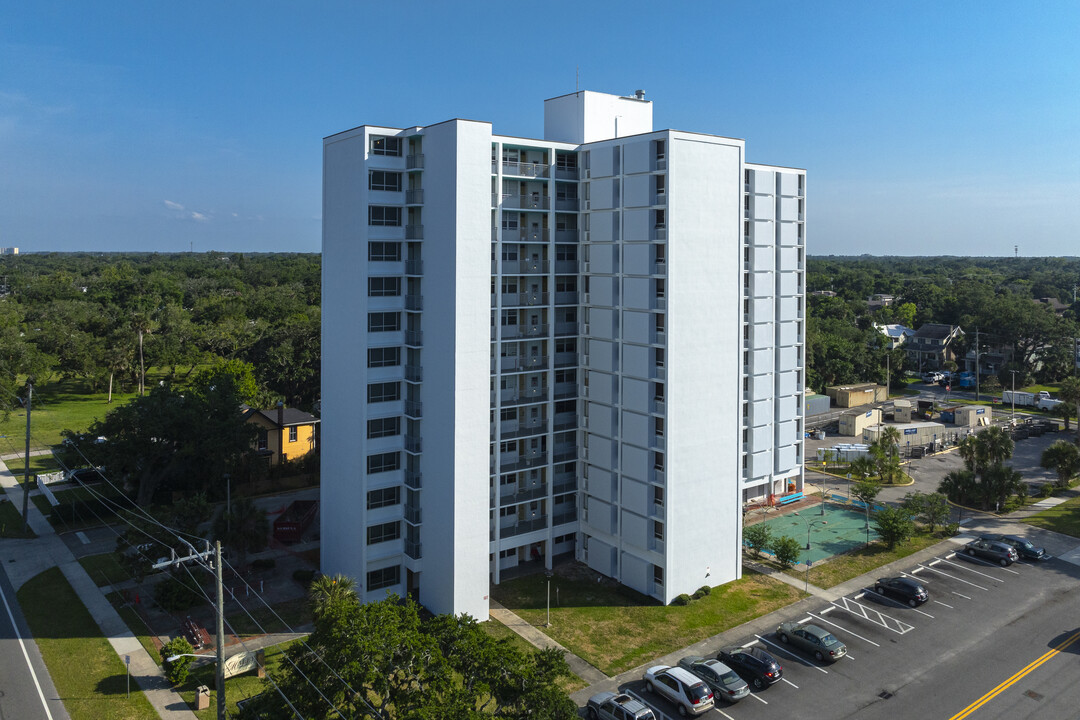 Maley Apartments in Daytona Beach, FL - Building Photo