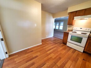 1605 Nall St in Port Neches, TX - Building Photo - Building Photo