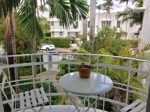 750 Española Wy in Miami Beach, FL - Foto de edificio - Building Photo