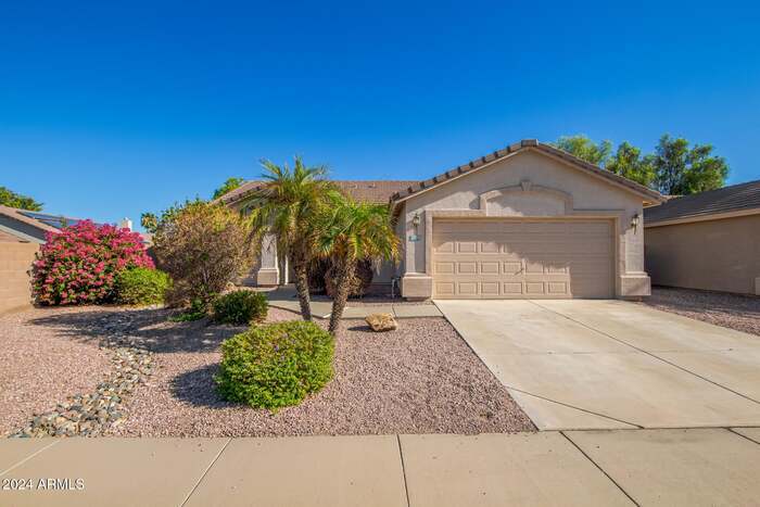 15417 N 160th Dr in Surprise, AZ - Building Photo