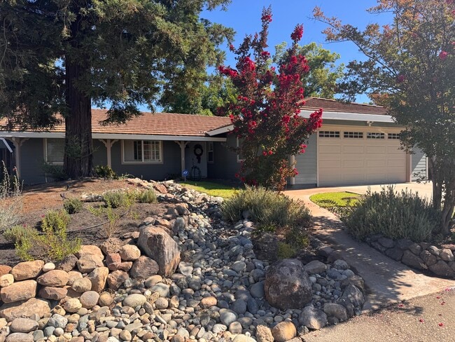 property at 1506 Crestmont Oak Dr
