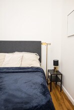 317 E 75th St in New York, NY - Foto de edificio - Building Photo