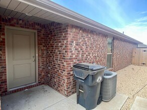 2113 N Avenue J in Lubbock, TX - Building Photo - Building Photo