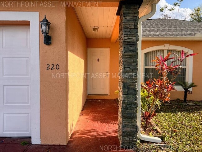 220 Canterbury Ct in Kissimmee, FL - Building Photo - Building Photo