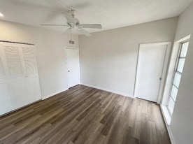 891 SE Calmoso Dr in Port St. Lucie, FL - Building Photo