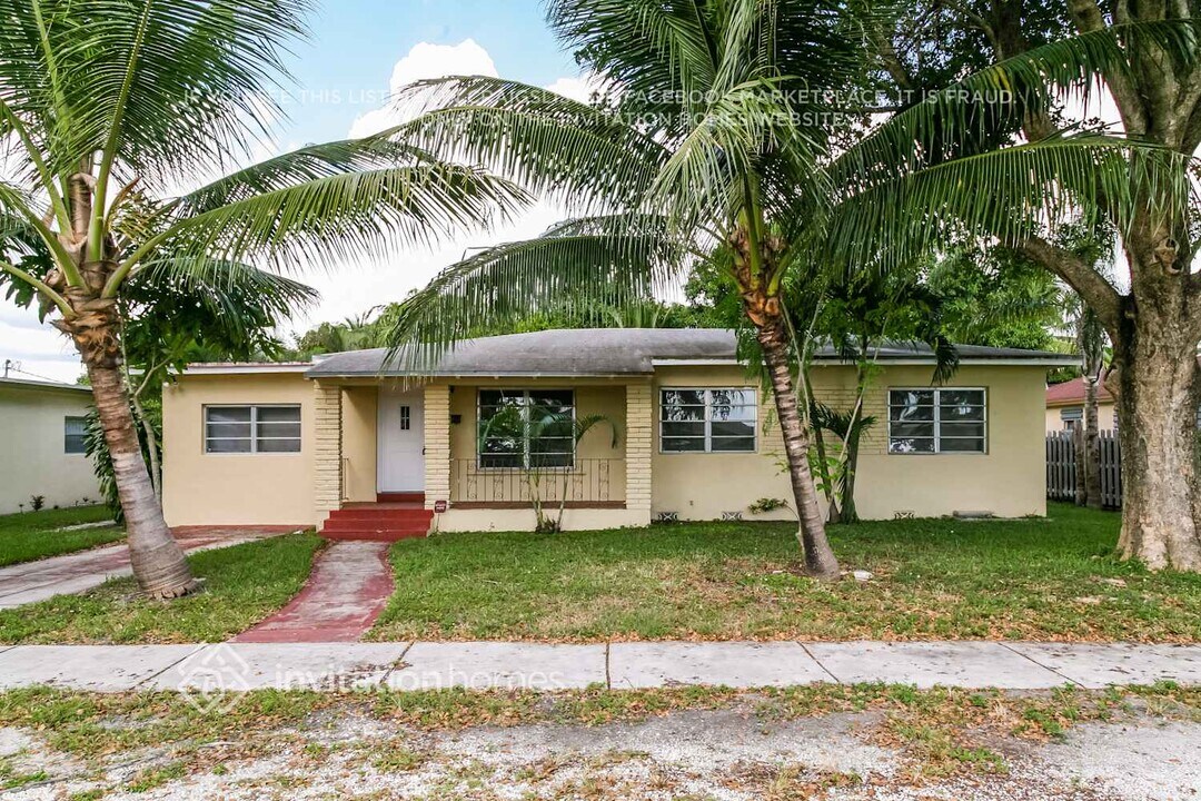 245 NW 124th St in North Miami, FL - Building Photo