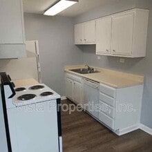 4903 Saddlebrook Ln in Louisville, KY - Building Photo - Building Photo