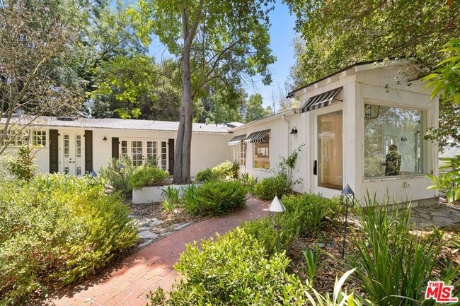property at 9609 Oak Pass Rd