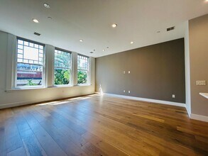 27 N 2nd St in Philadelphia, PA - Building Photo - Building Photo