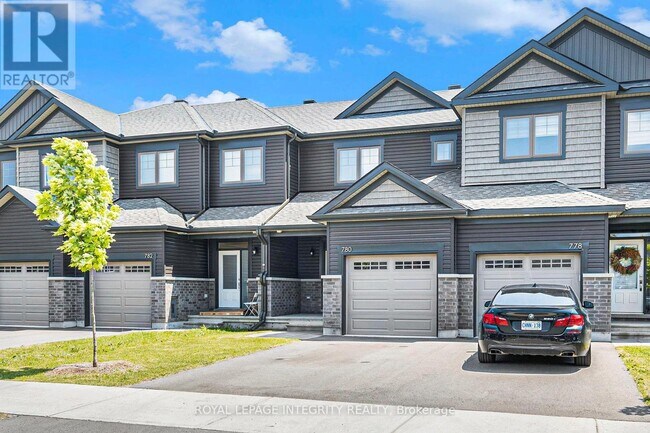 780 Miikana Rd in Ottawa, ON - Building Photo - Building Photo