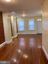 747 E Woodlawn St in Philadelphia, PA - Building Photo