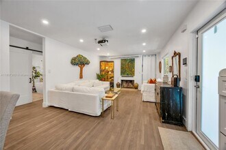 5023 SW 59th Ave in Miami, FL - Building Photo - Building Photo