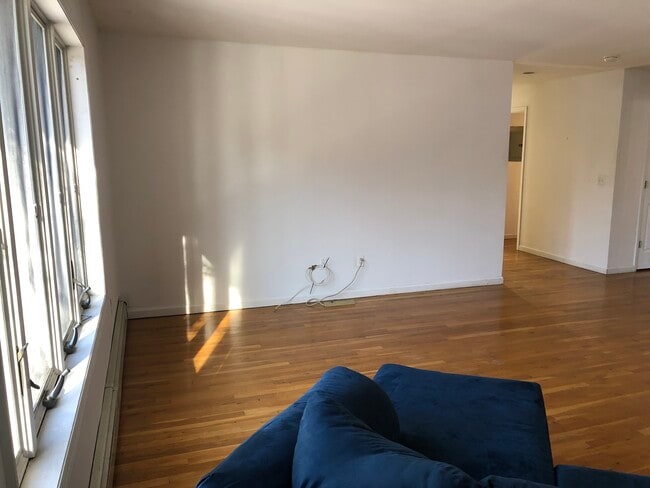 659 Gramatan Ave, Unit 3#