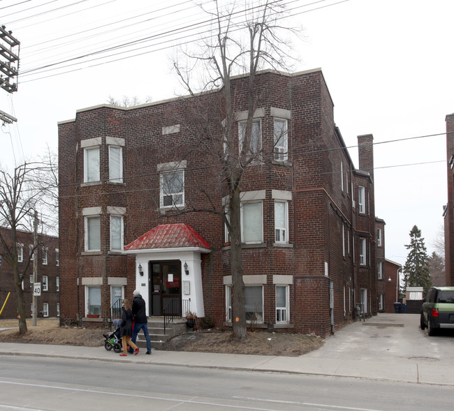 2265 Queen St in Toronto, ON - Building Photo - Primary Photo