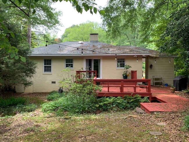 Super Cute Cottage 1 mile from Toomers Corner in Auburn, AL - Building Photo - Building Photo
